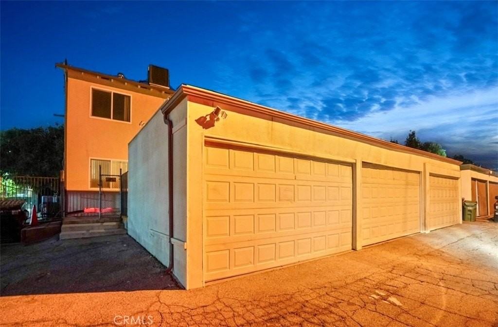 22855 Vanowen St #4 - Photo 6 of 10