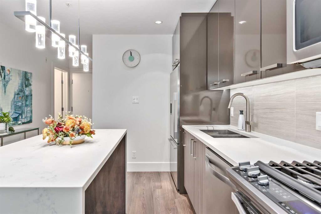 510 Edmonton Trail NE - Photo 6 of 33