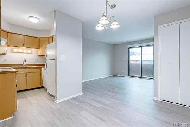 7590 Manor Cir #202 - Photo 6 of 29