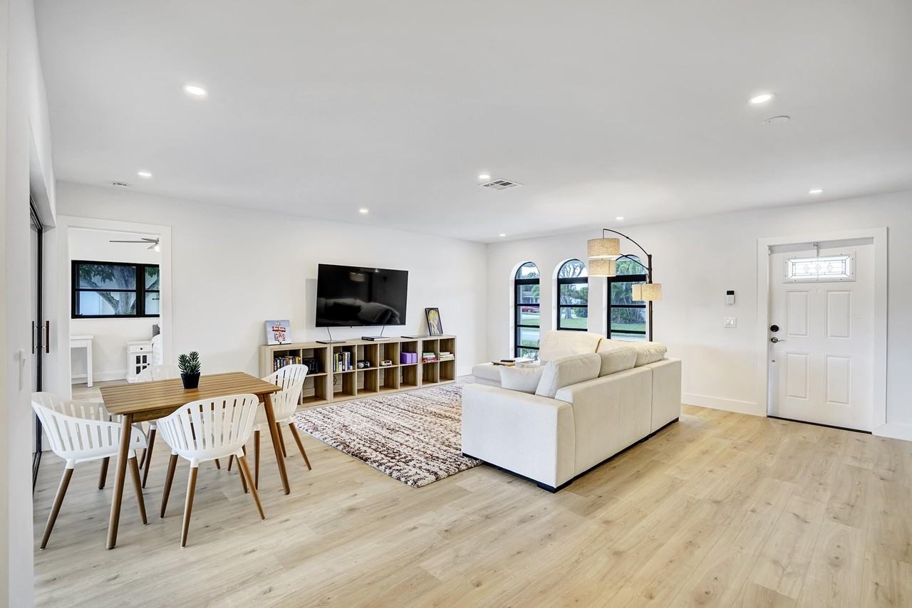 14608 Country Side Ln - Photo 4 of 35