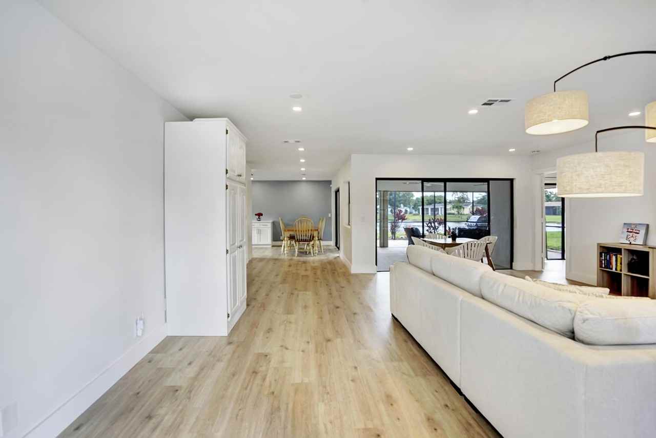 14608 Country Side Ln - Photo 5 of 35