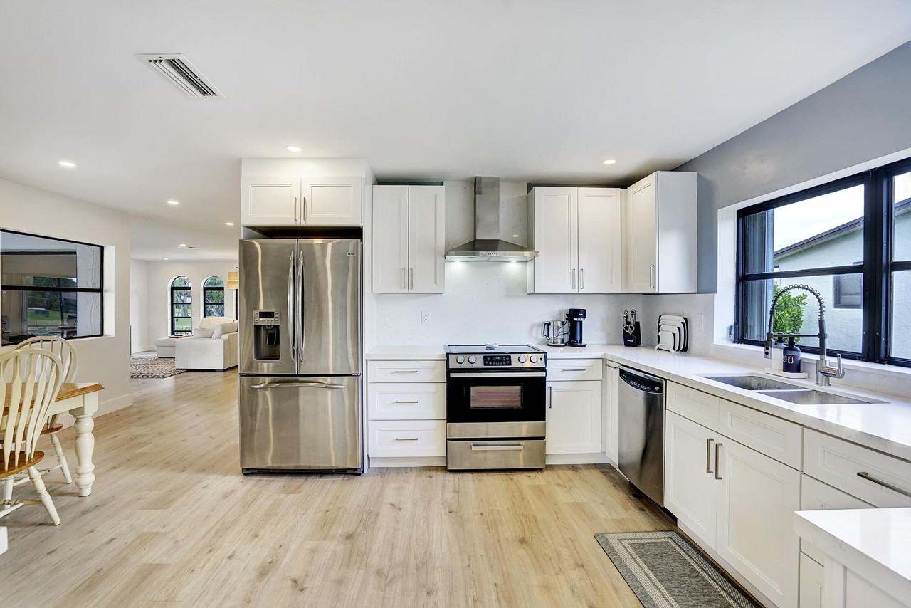 14608 Country Side Ln - Photo 6 of 35