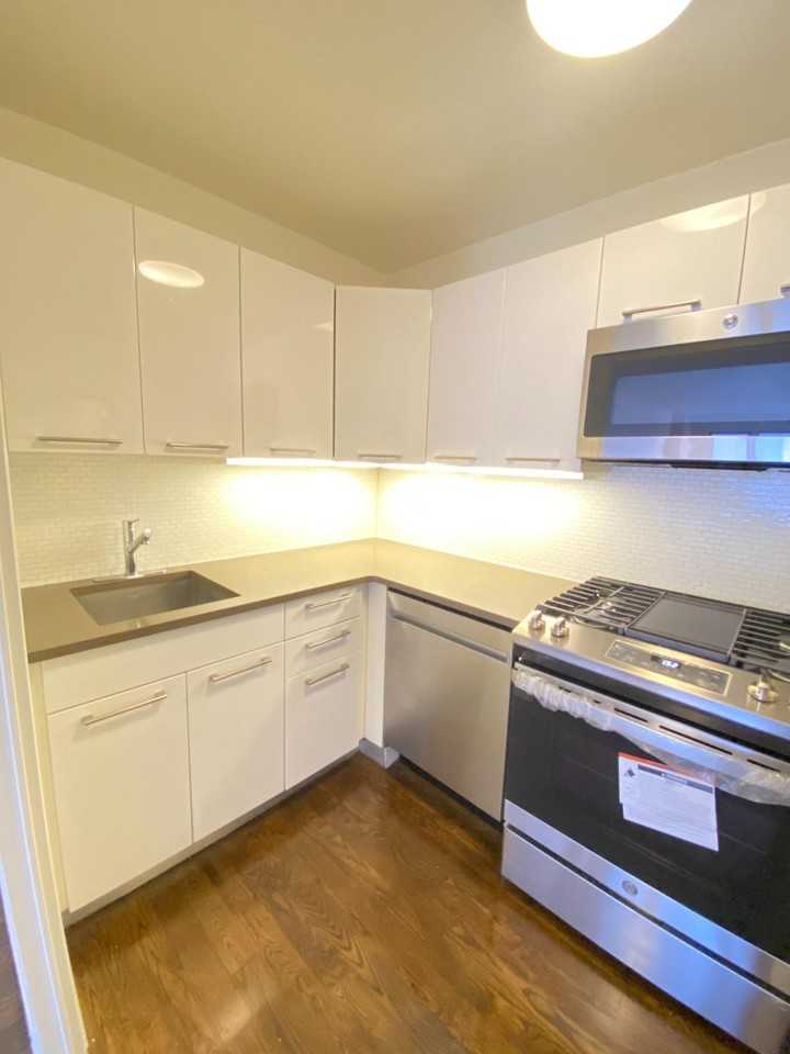 220 E 63rd St #1G
