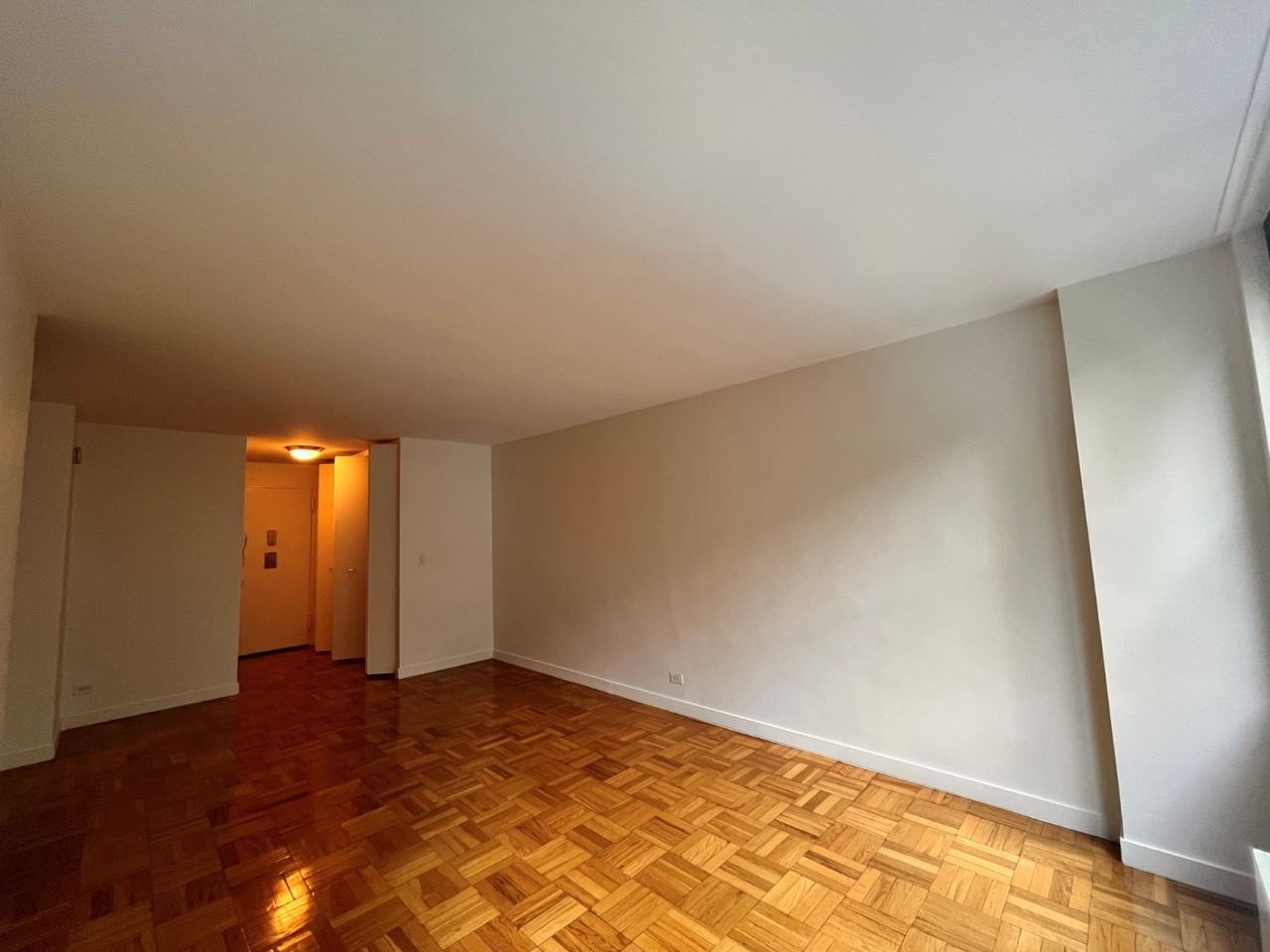 E 49th St #6M - Photo 2 of 6