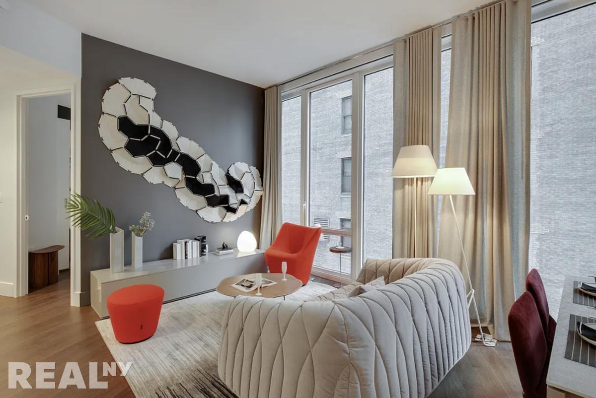 E 44th St #19M - Photo 3 of 5