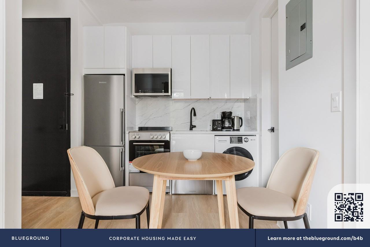 250 Union Avenue - Photo 6 of 19