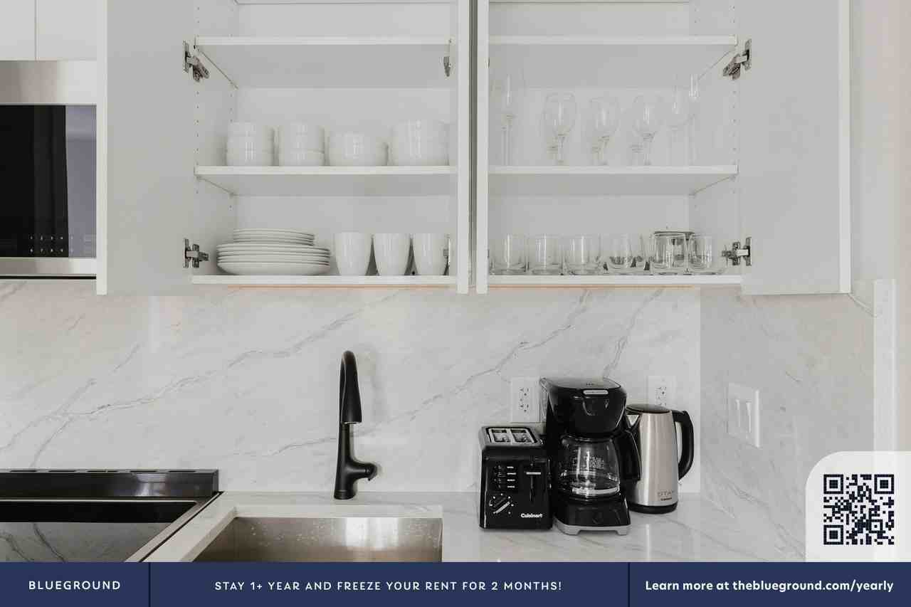 250 Union Avenue - Photo 7 of 18