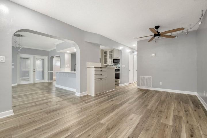 1571 Southwest 13th Drive - Photo 3 of 9