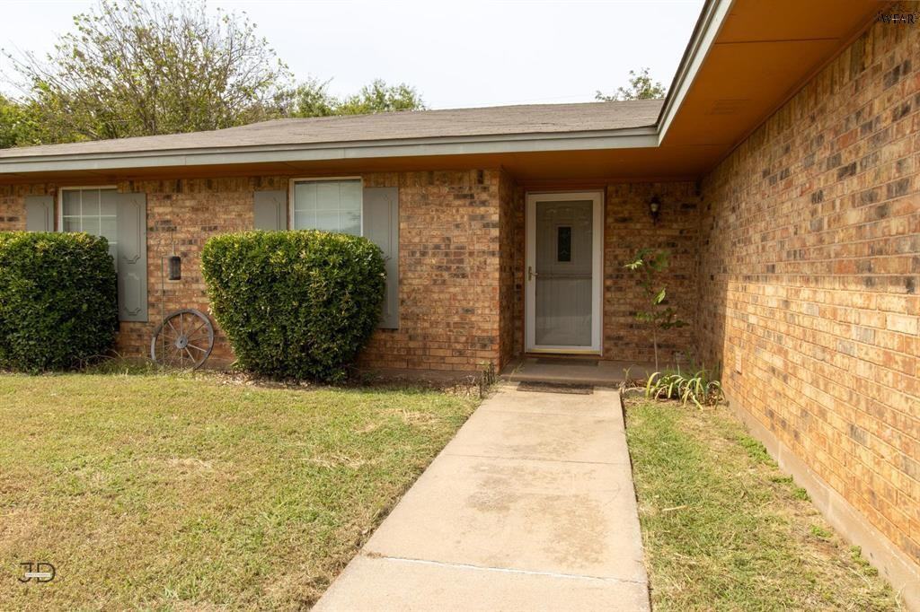 9 Lackland Cir - Photo 2 of 22