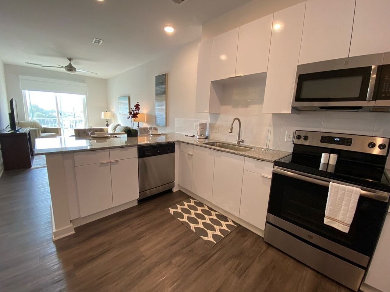 1301 Spring St Nw #1332028P - Photo 3 of 6