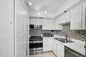 featured image of 3000 Presidential Way