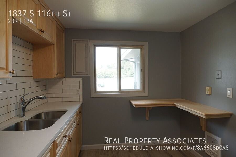 1837 South 116th Street - Photo 4 of 14