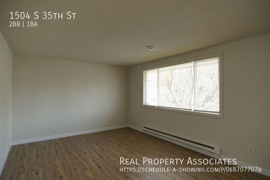 1504 S 35th St - Photo 5 of 18