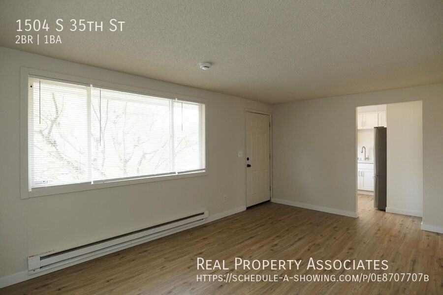 1504 S 35th St - Photo 7 of 18