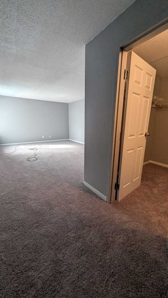 16400 N Park Dr - Photo 4 of 29