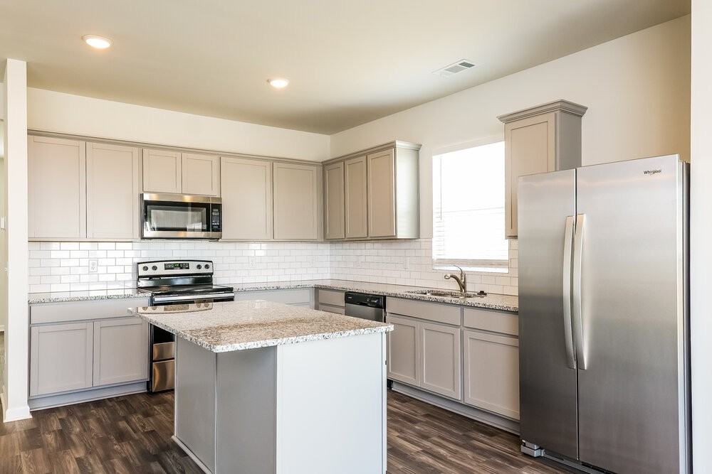 621 Samuel Lee Ln - Photo 6 of 20