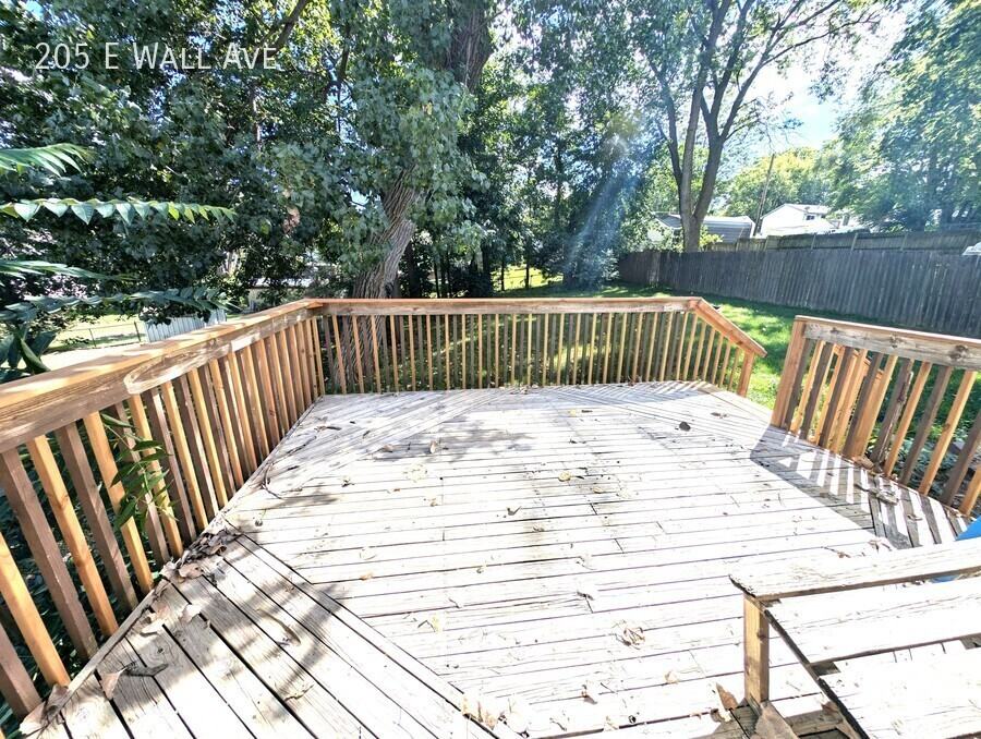 205 E Wall Ave - Photo 5 of 15