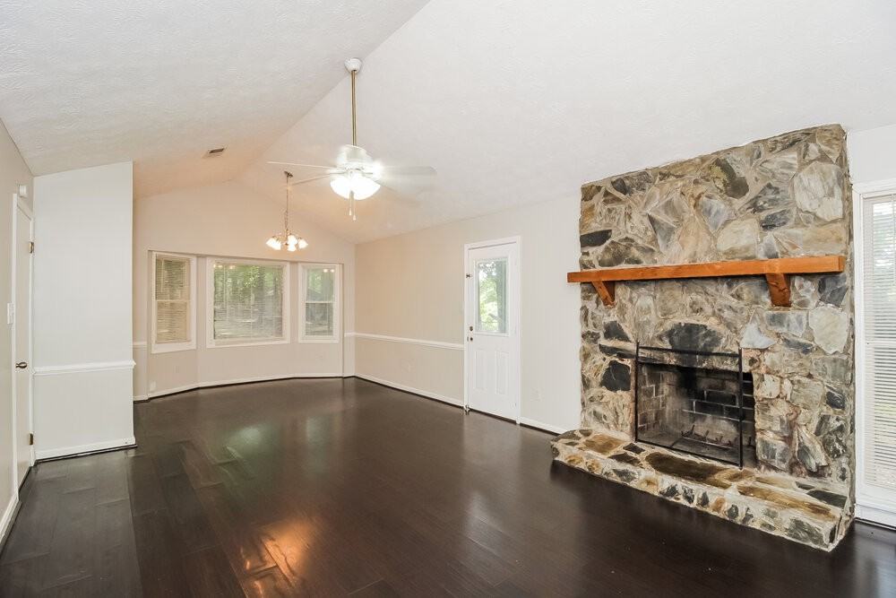 147 Old Mill Trl Sw - Photo 4 of 19