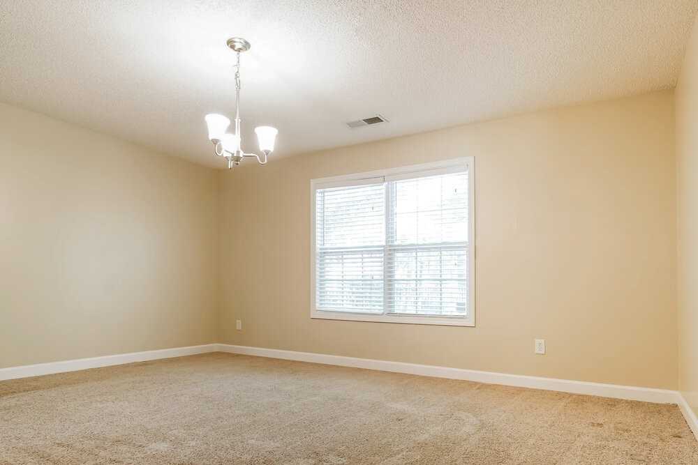 5191 Memorial Ln - Photo 4 of 16