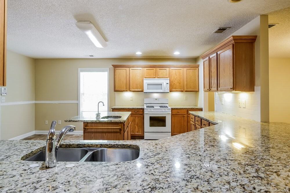 5191 Memorial Ln - Photo 5 of 16