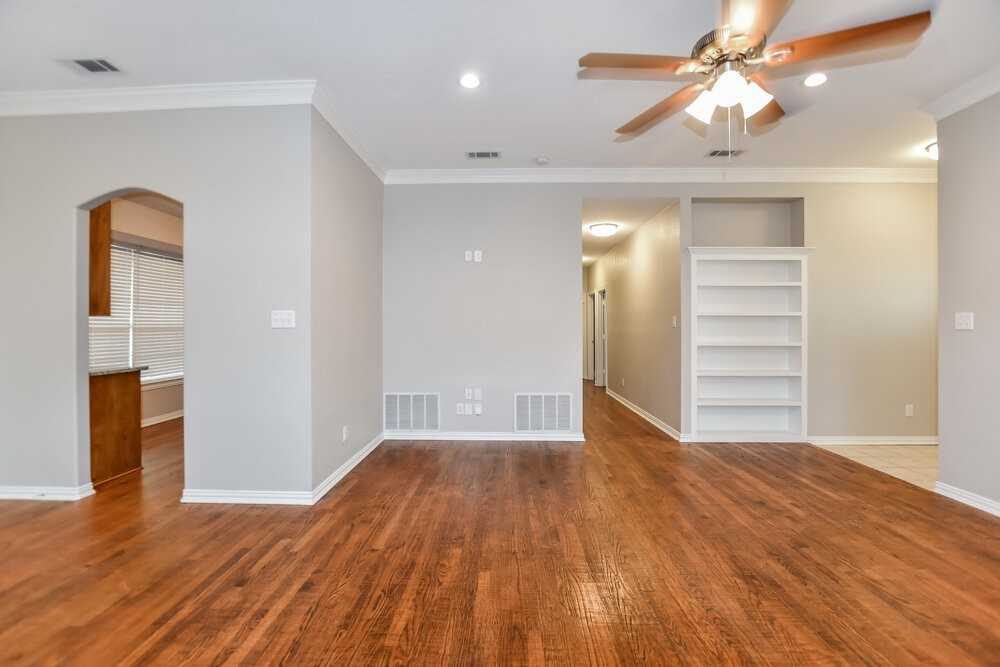 116 Stanford - Photo 3 of 16