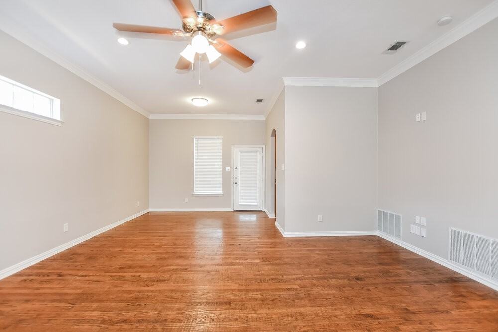 116 Stanford - Photo 4 of 16