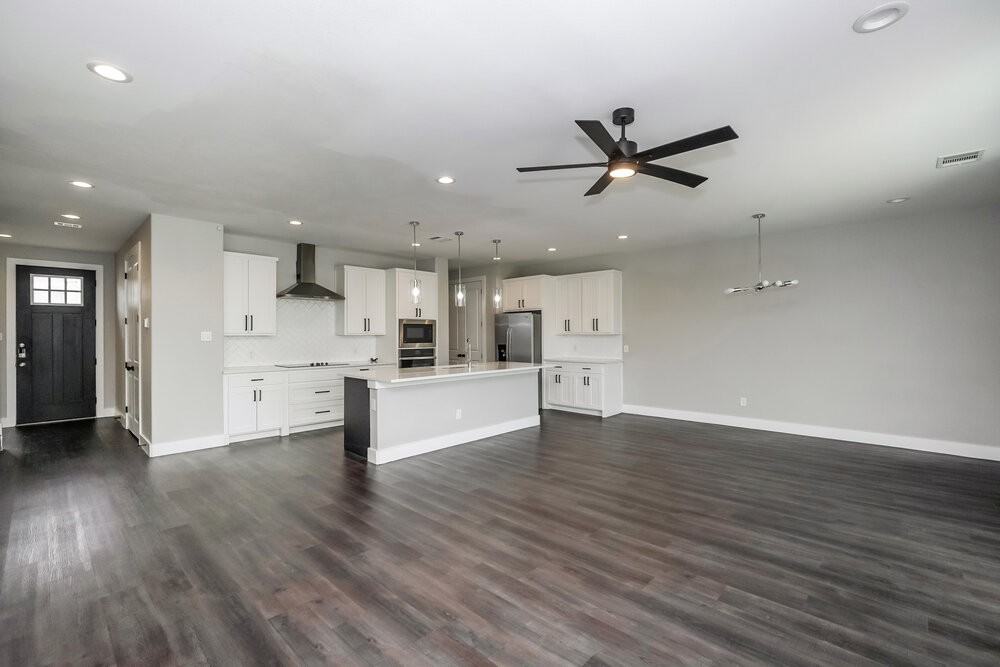 7153 9th Hole Dr - Photo 4 of 17