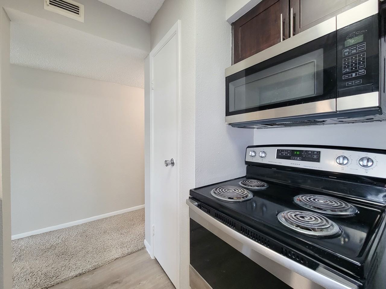 Creekside Villas Apartments - Photo 5 of 59