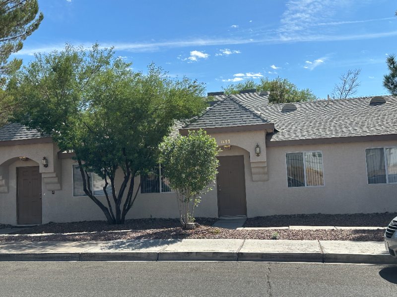 811 Avenue A #2 - Photo 3 of 11