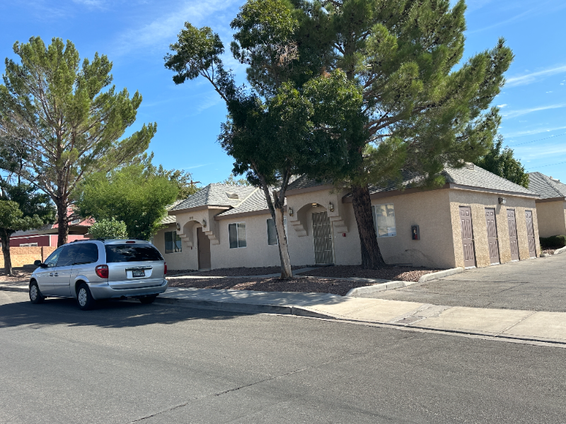 811 Avenue A #2 - Photo 4 of 11