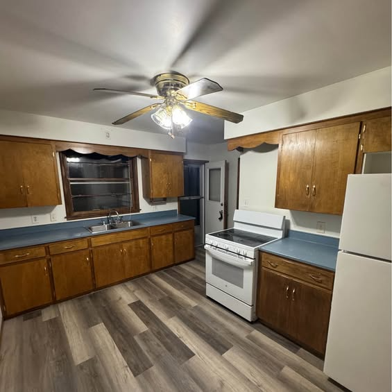 1309 Stone St - Photo 2 of 8