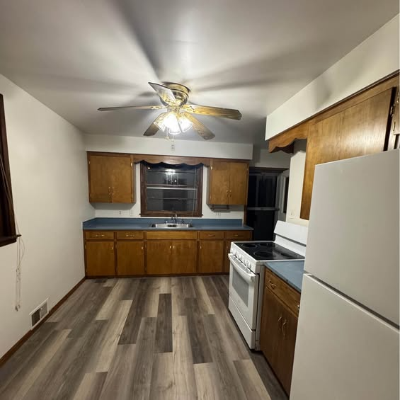 1309 Stone St - Photo 3 of 8