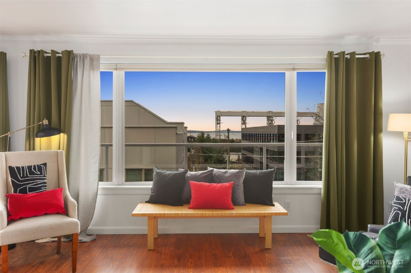 617 W Mercer Pl #202 - Photo 3 of 28