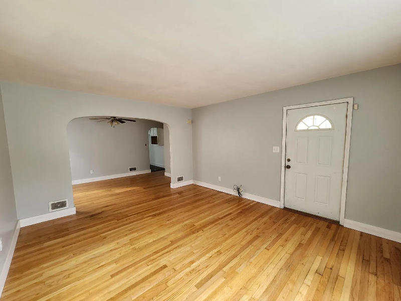 5142 Pennsylvania St - Photo 3 of 20