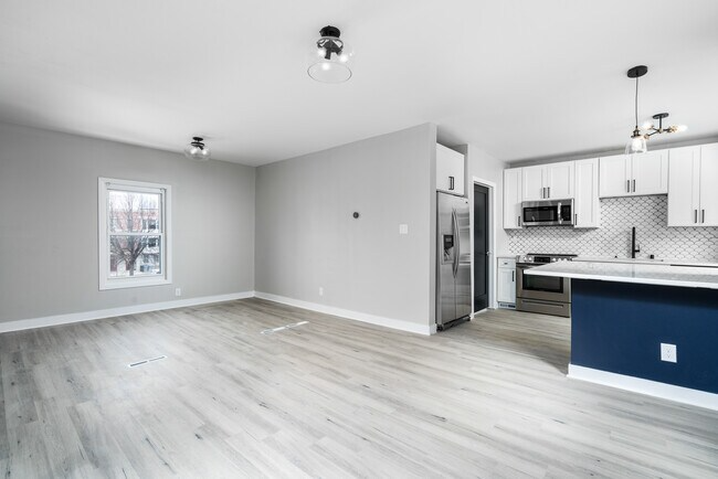 1836 N Palmer St - Photo 2 of 12