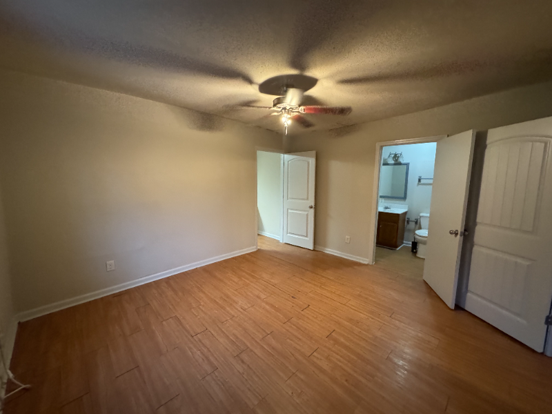 426 Maple St - Photo 4 of 6