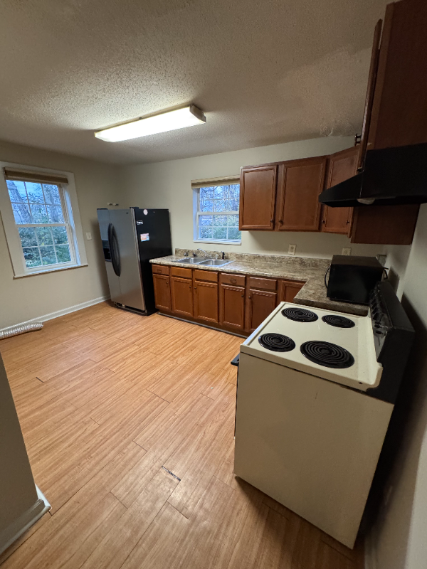 426 Maple St - Photo 6 of 6