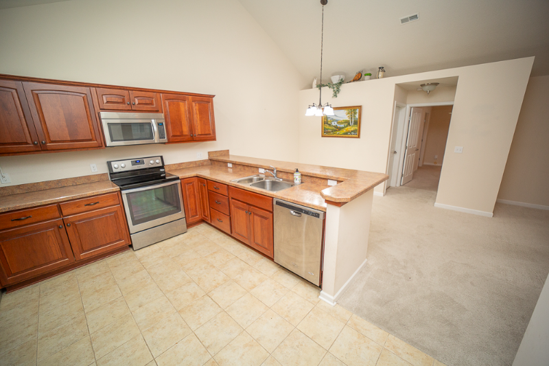 3912 Coventry Ln - Photo 3 of 19