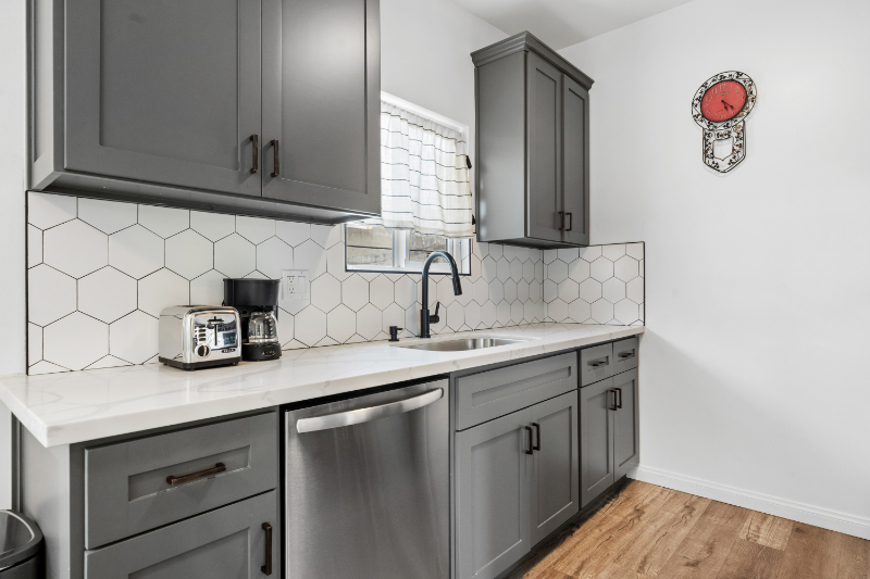 21 S Venice Blvd #1 - Photo 5 of 25