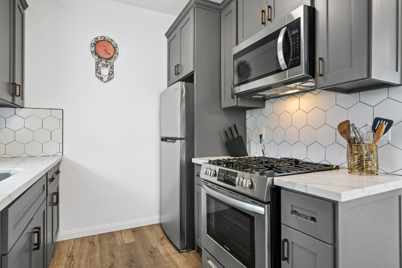 21 S Venice Blvd #1 - Photo 6 of 25