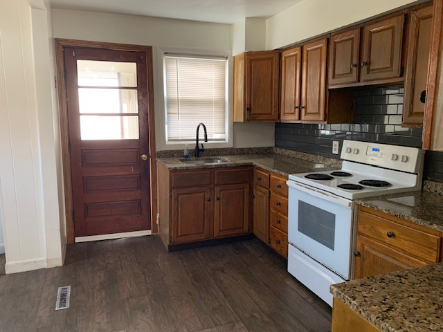 2284 Cranberry Hwy - Photo 3 of 9