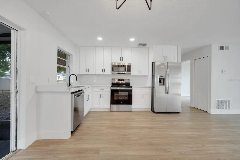 3084 Anthony Ln - Photo 4 of 16