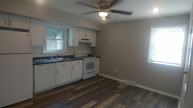 321 Edgewood Ave #B - Photo 2 of 9