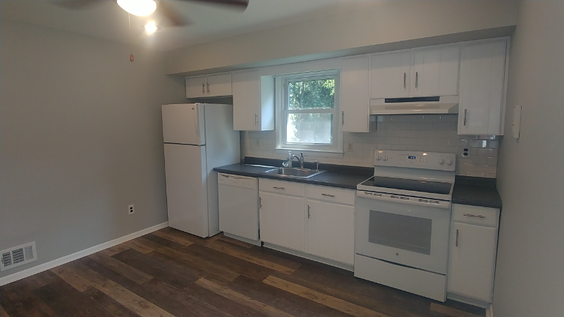 321 Edgewood Ave #B - Photo 3 of 9