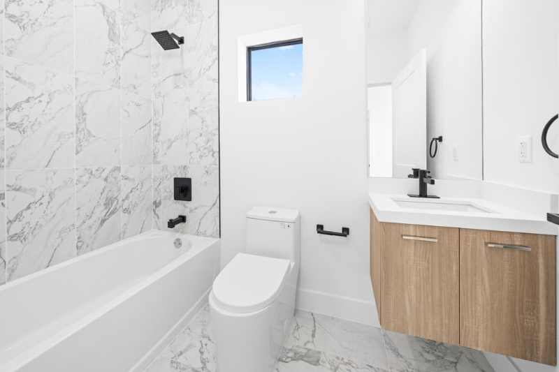 526 Southwest 2nd Street #1 - Photo 7 of 17