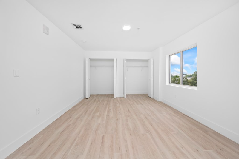 32 Northwest 14th Avenue #4 - Photo 5 of 16