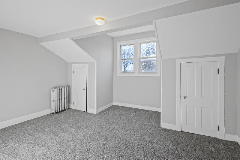 1052 Stuyvesant Ave #2 - Photo 3 of 9