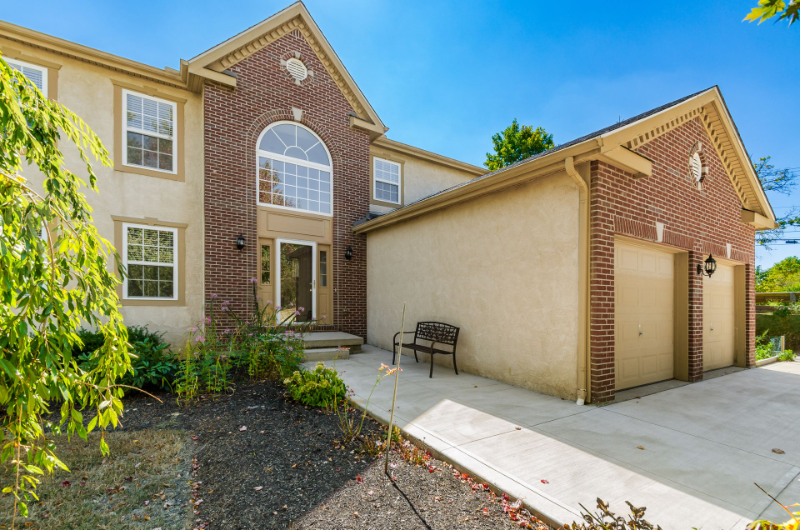 3902 Rivers Run Dr - Photo 2 of 50