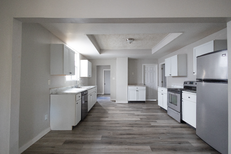 2028 Lexington Ave - Photo 3 of 9