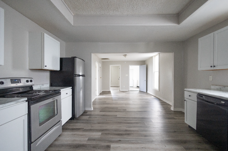 2028 Lexington Ave - Photo 4 of 9